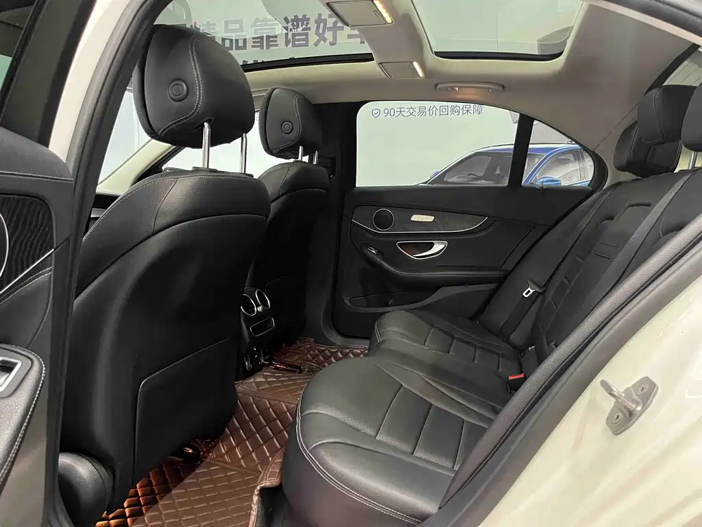 Mercedes-Benz C-Class — миниатюра 13