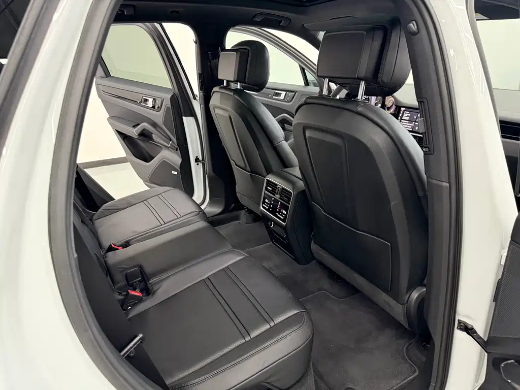 PORSCHE CAYENNE NEW ENERGY