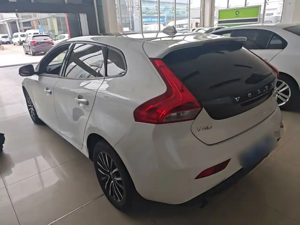 Volvo V40 — миниатюра 5