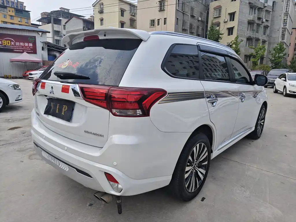 Mitsubishi Outlander 2.0L 2WD Enjoy Edition 7 seats, фото 6