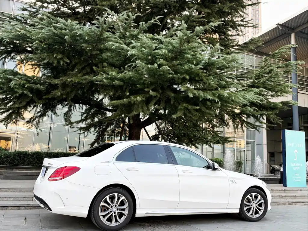 Mercedes-Benz C-Class — миниатюра 9