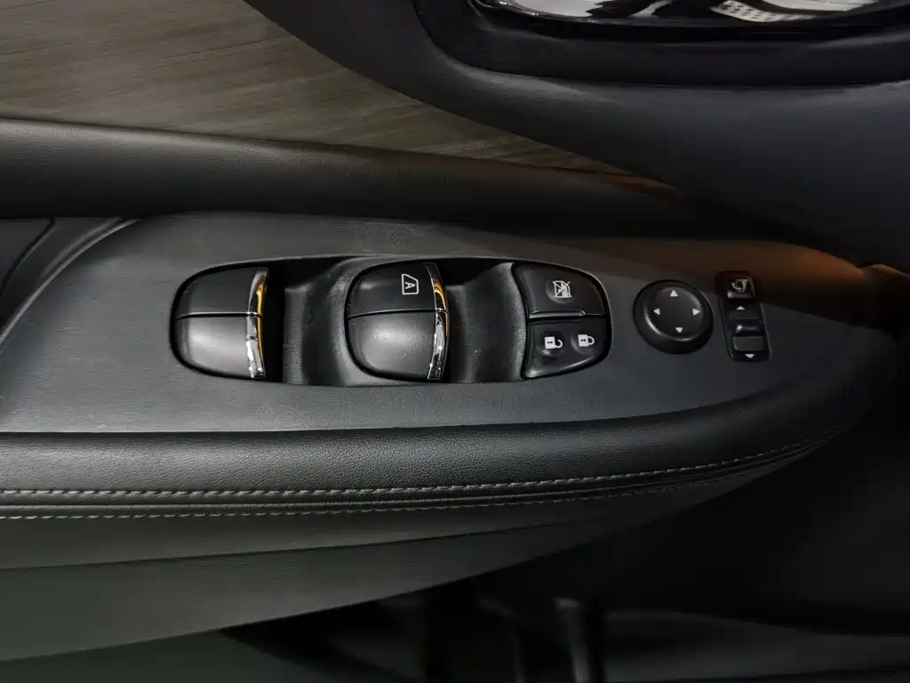 Nissan Murano — миниатюра 9