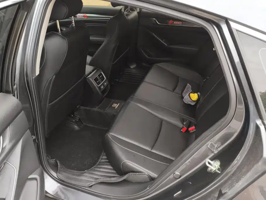 Honda Accord — миниатюра 11
