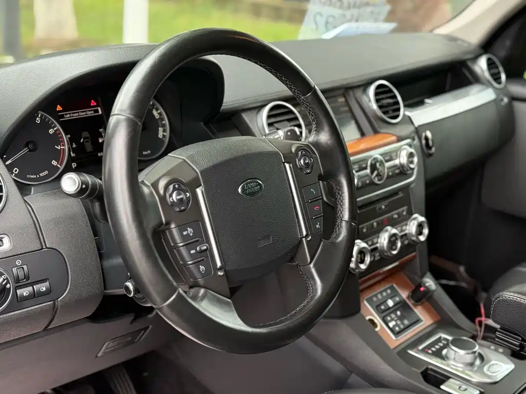 Land Rover Discovery 2016 3.0 SC V6 HSE