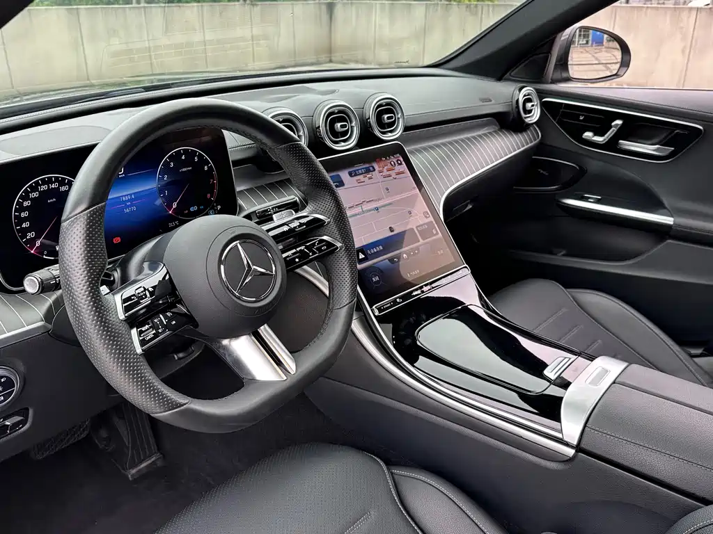 Mercedes-Benz C-Class — миниатюра 11