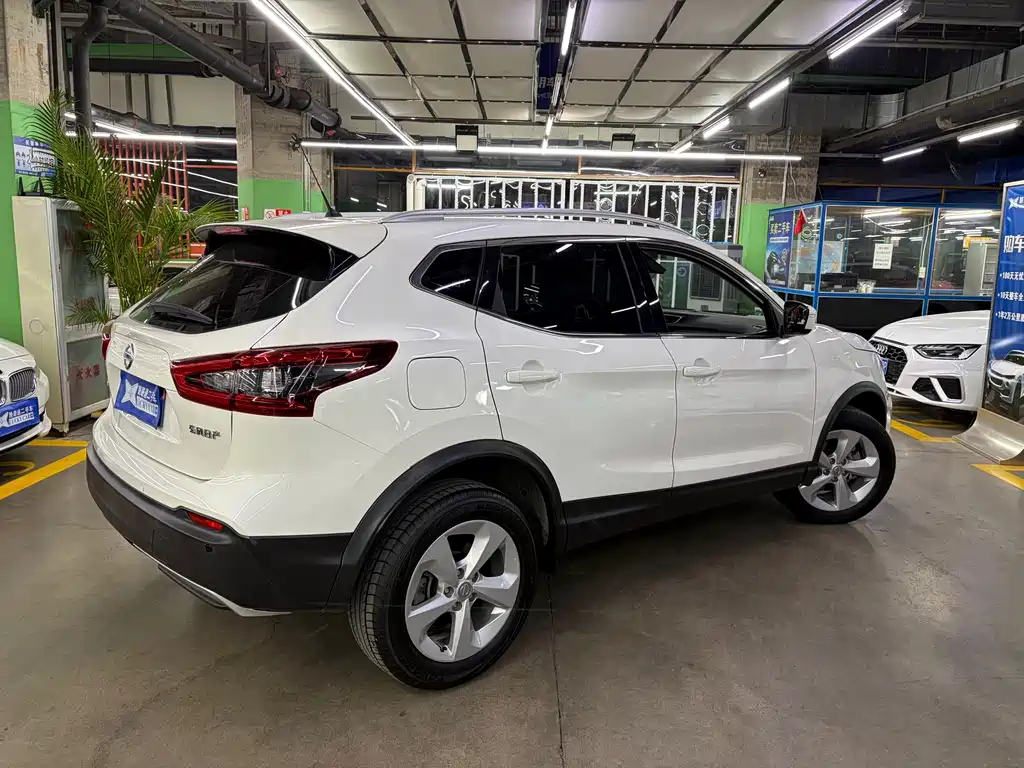 Nissan Qashqai — миниатюра 5