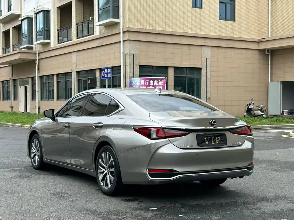 Lexus ES — миниатюра 4