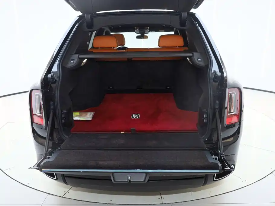 Rolls-Royce Cullinan — миниатюра 23
