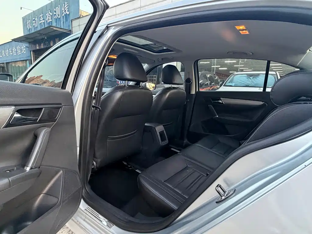 Volkswagen Lavida — миниатюра 7