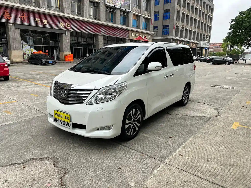 Toyota Alphard 2011