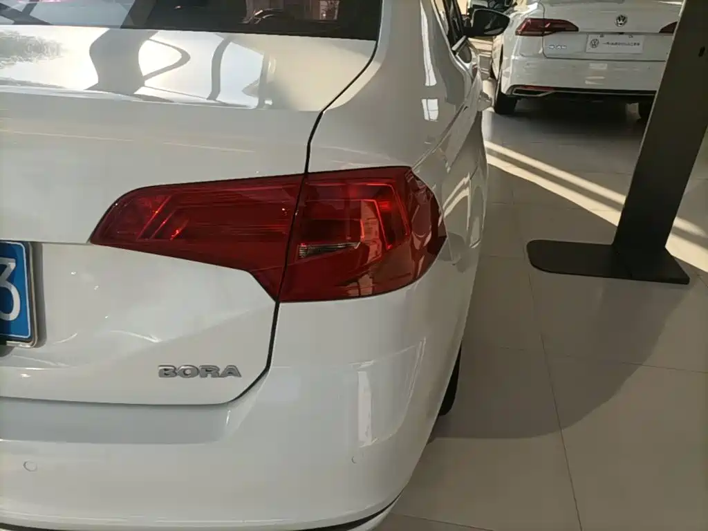 Volkswagen Bora — миниатюра 8