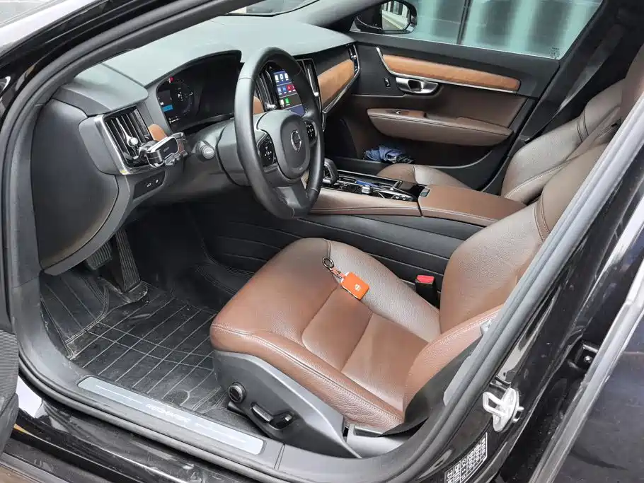 Volvo S90 PHEV — миниатюра 9