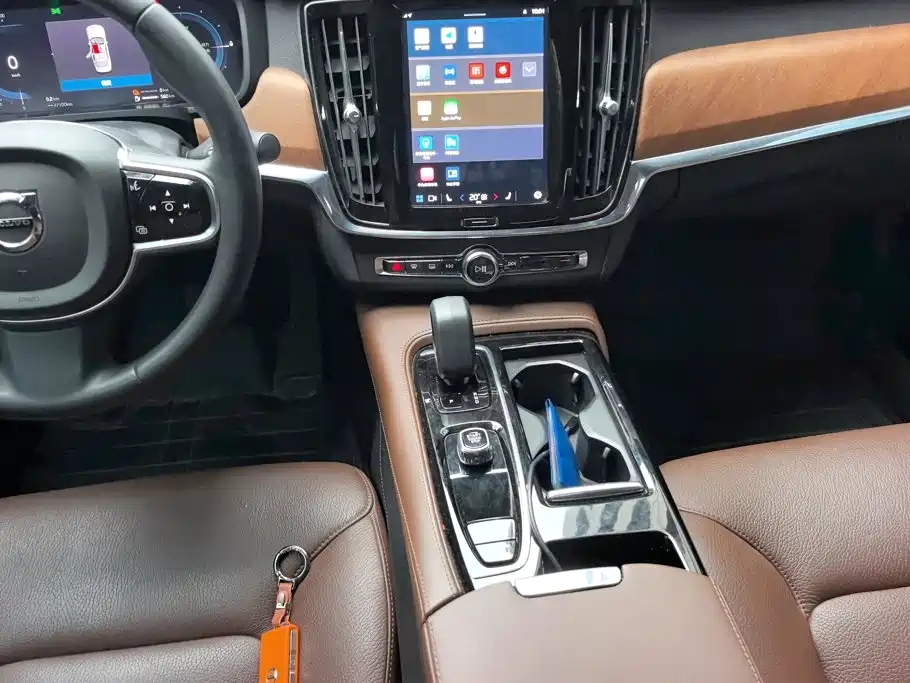 Volvo S90 PHEV — миниатюра 16