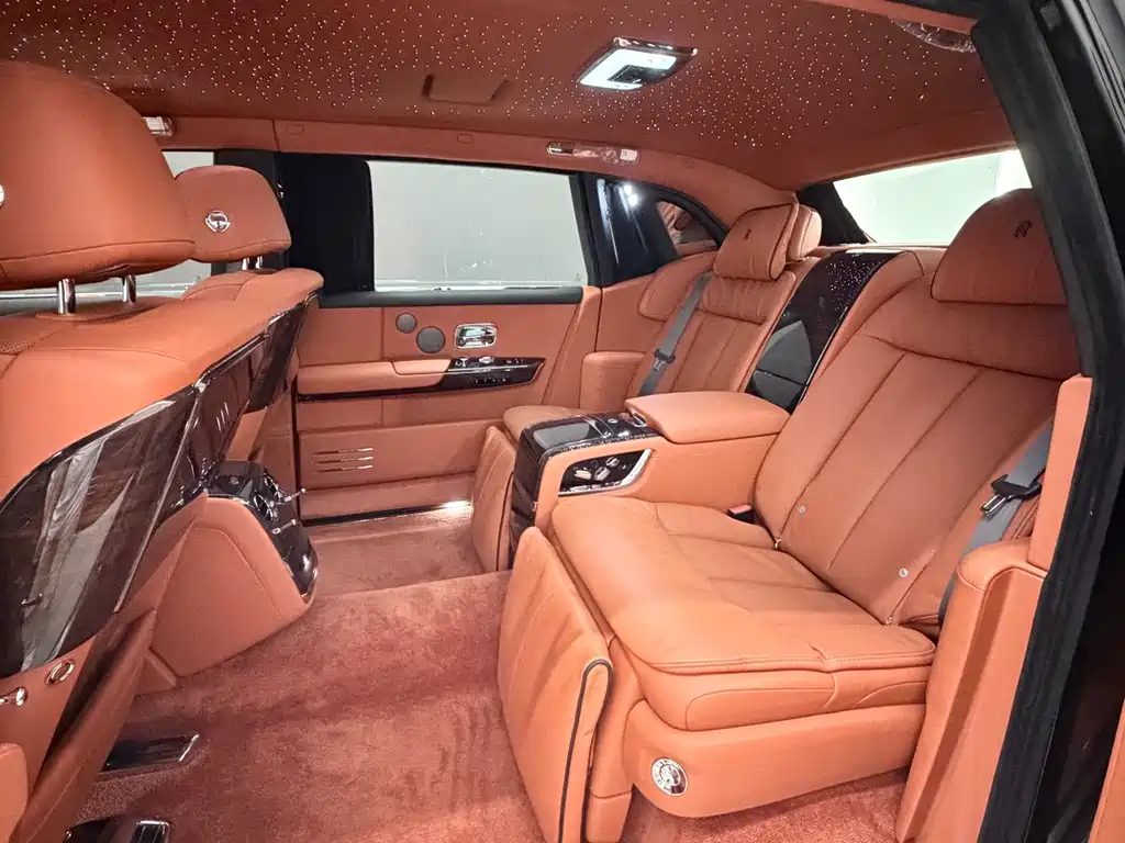Rolls-Royce Phantom — миниатюра 6