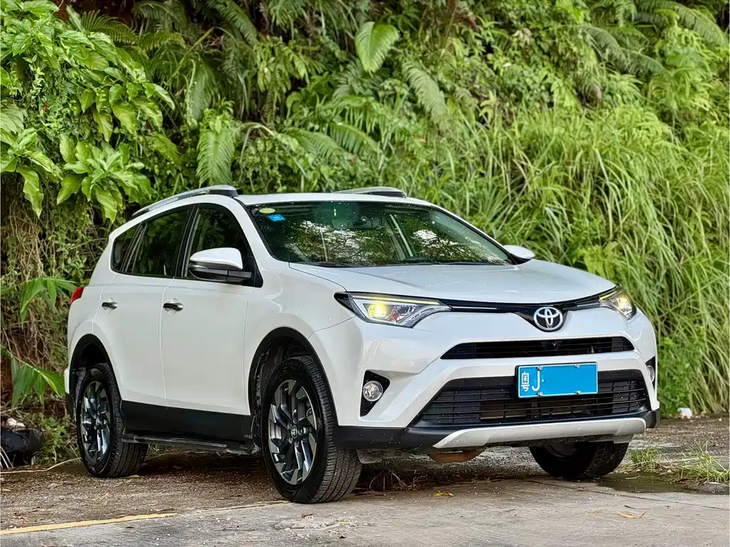 Toyota RAV4 — миниатюра 3