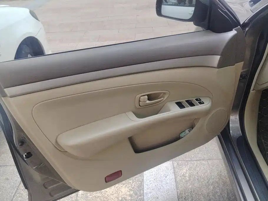 Nissan Sylphy — миниатюра 7