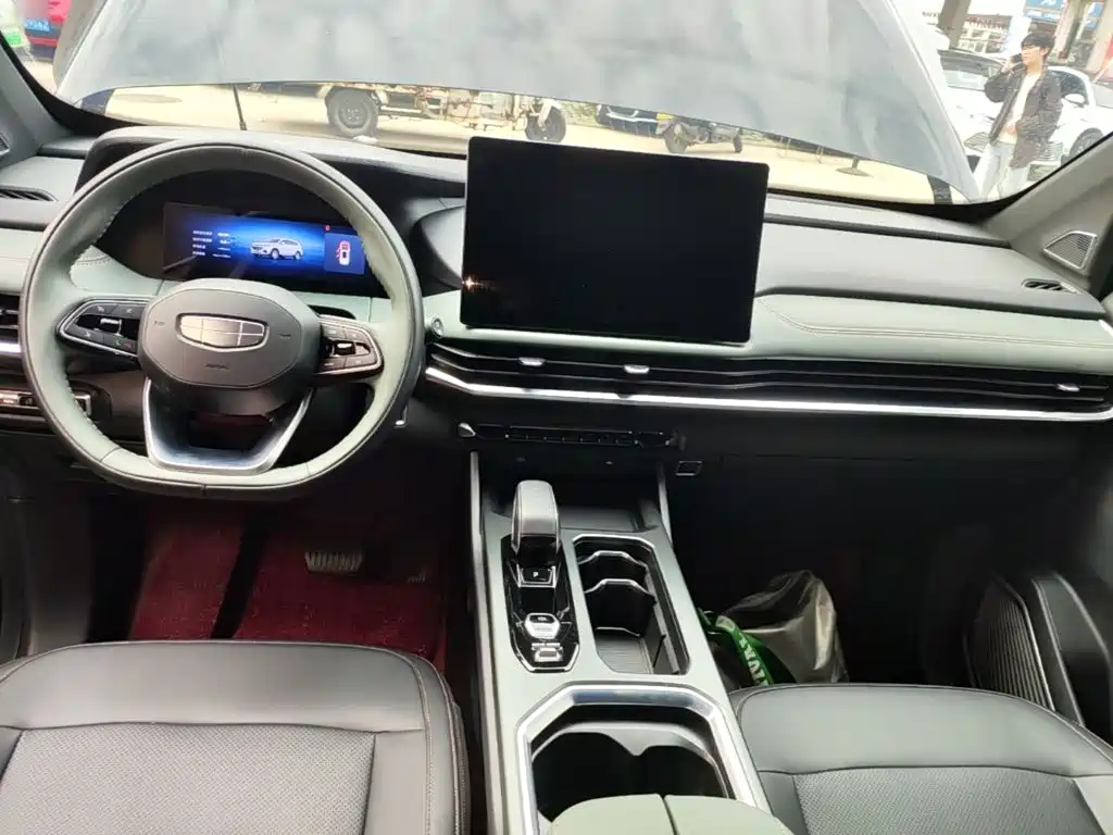 Geely Haoyue L — миниатюра 10