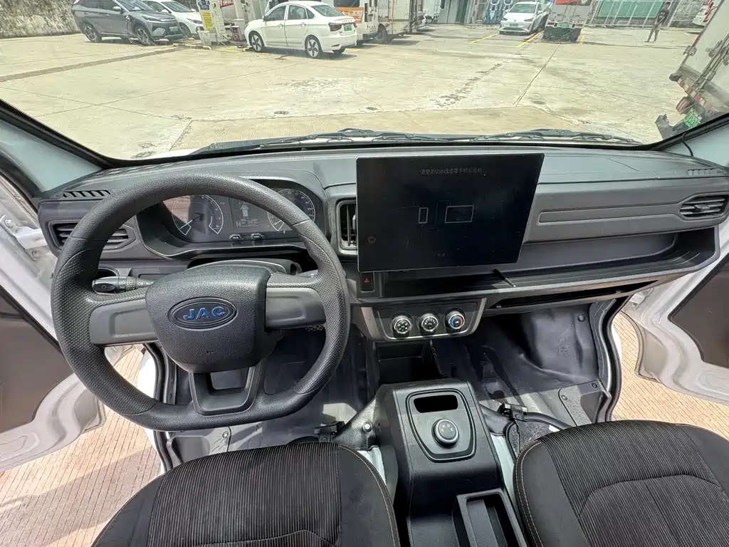JAC Bluecat — миниатюра 10