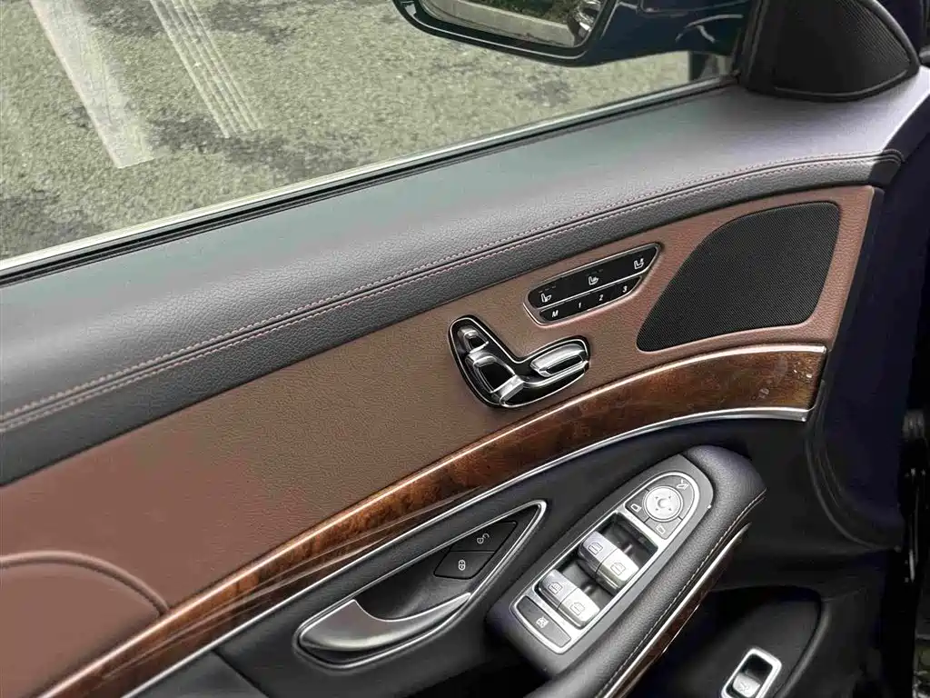 Mercedes-Benz S-Class — миниатюра 13