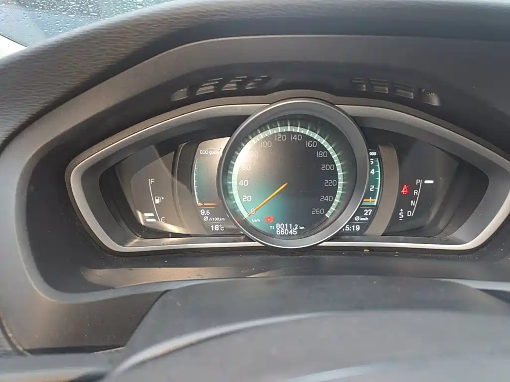 Volvo V40 — миниатюра 12