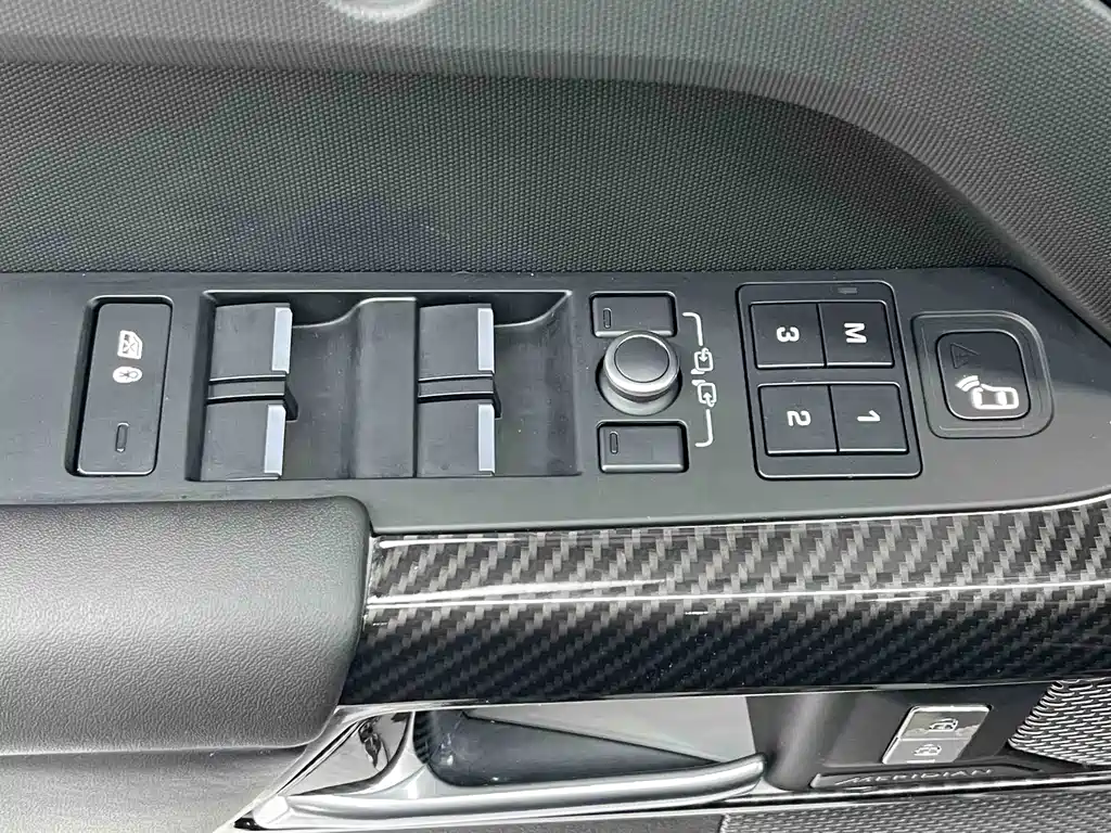 Land Rover Defender — миниатюра 16