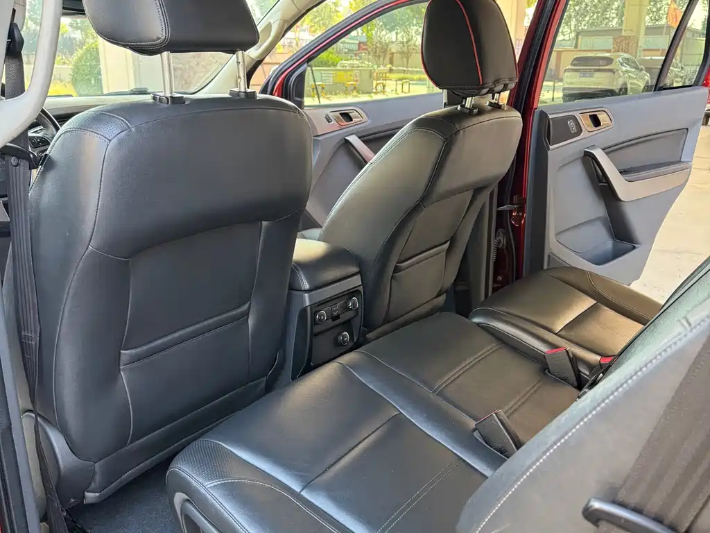Ford Everest — миниатюра 5