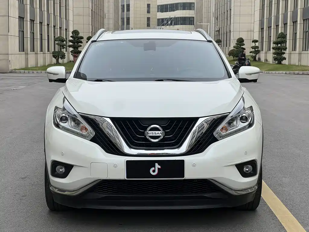 NISSAN LOULAN