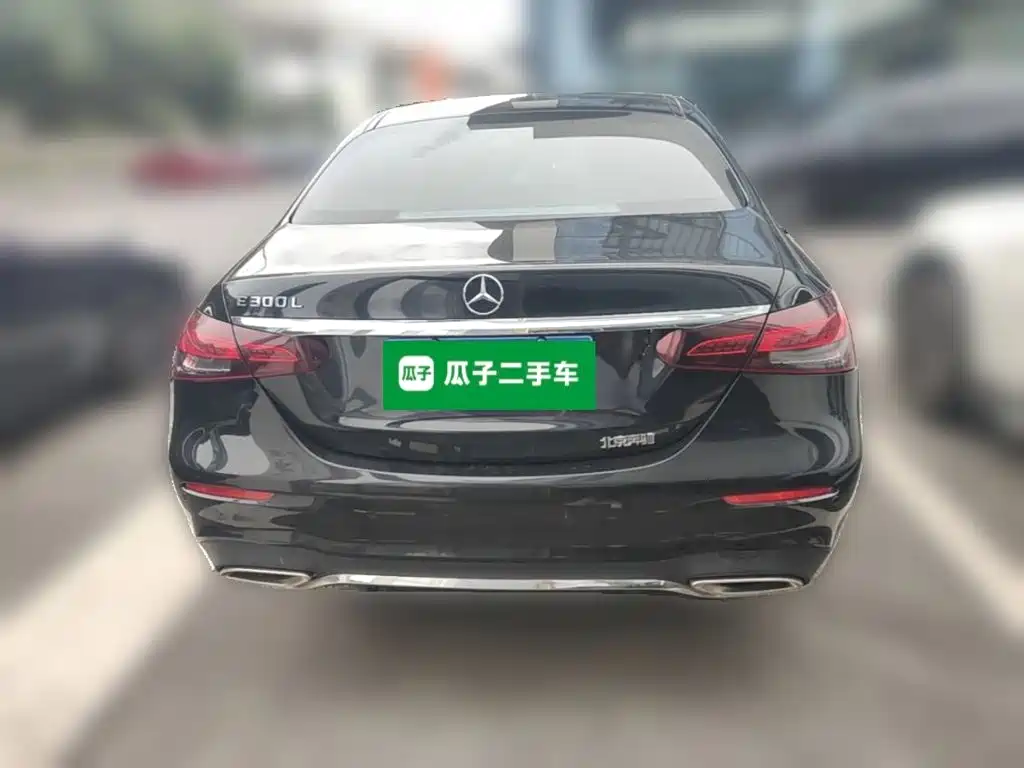 Mercedes-Benz E-Class — миниатюра 8