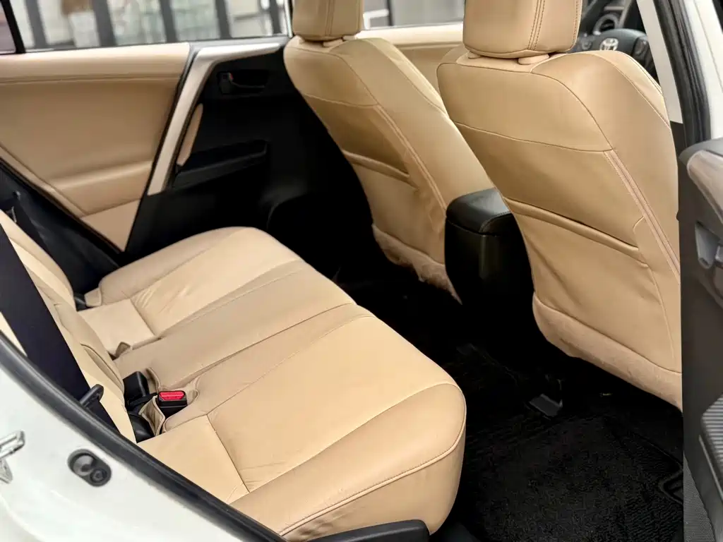 Toyota RAV4 — миниатюра 14