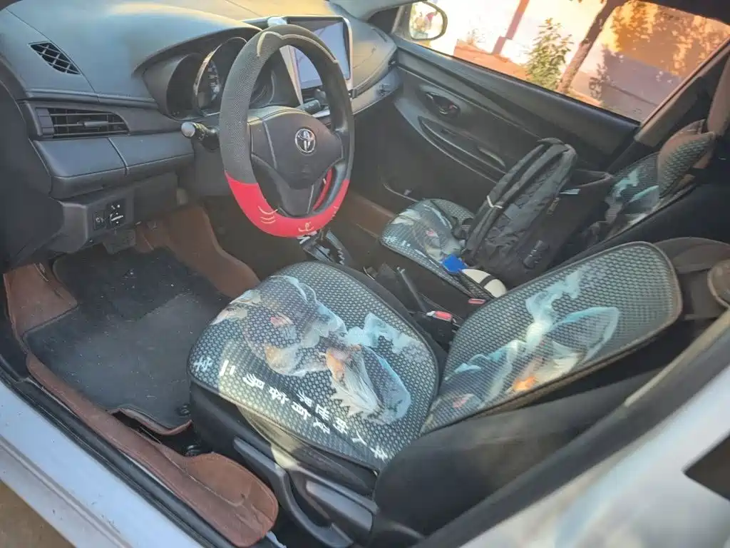 Toyota Yaris L — миниатюра 8