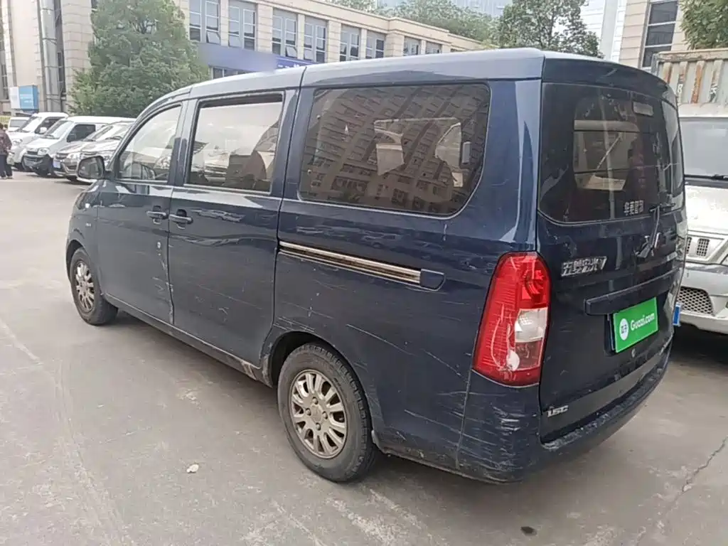 Wuling Rongguang V — миниатюра 5
