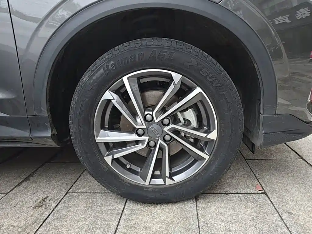 Geely Binyue — миниатюра 23