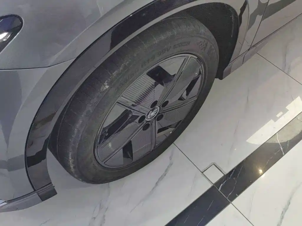 BYD L EV — миниатюра 23
