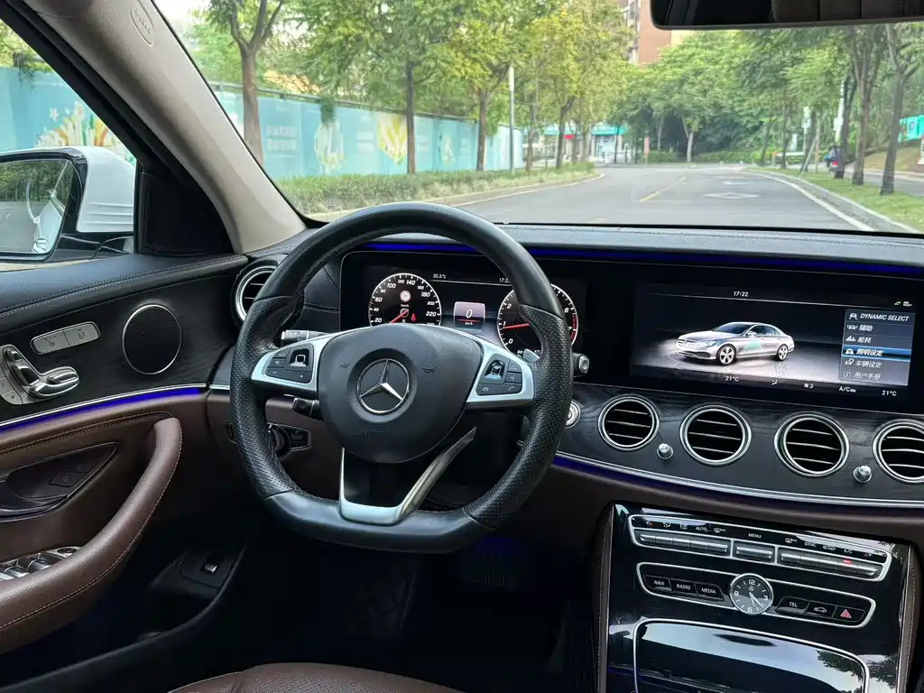 Mercedes-Benz E-Class — миниатюра 8