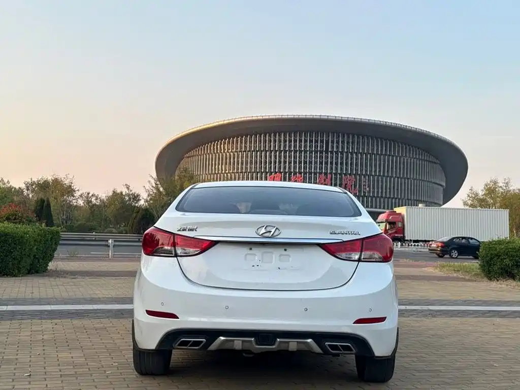 Hyundai Elantra Langdong — миниатюра 5