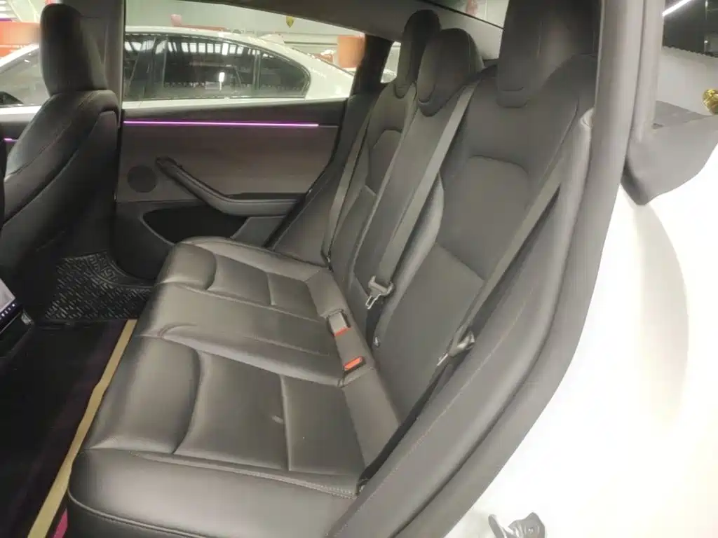 Tesla Model 3 — миниатюра 17