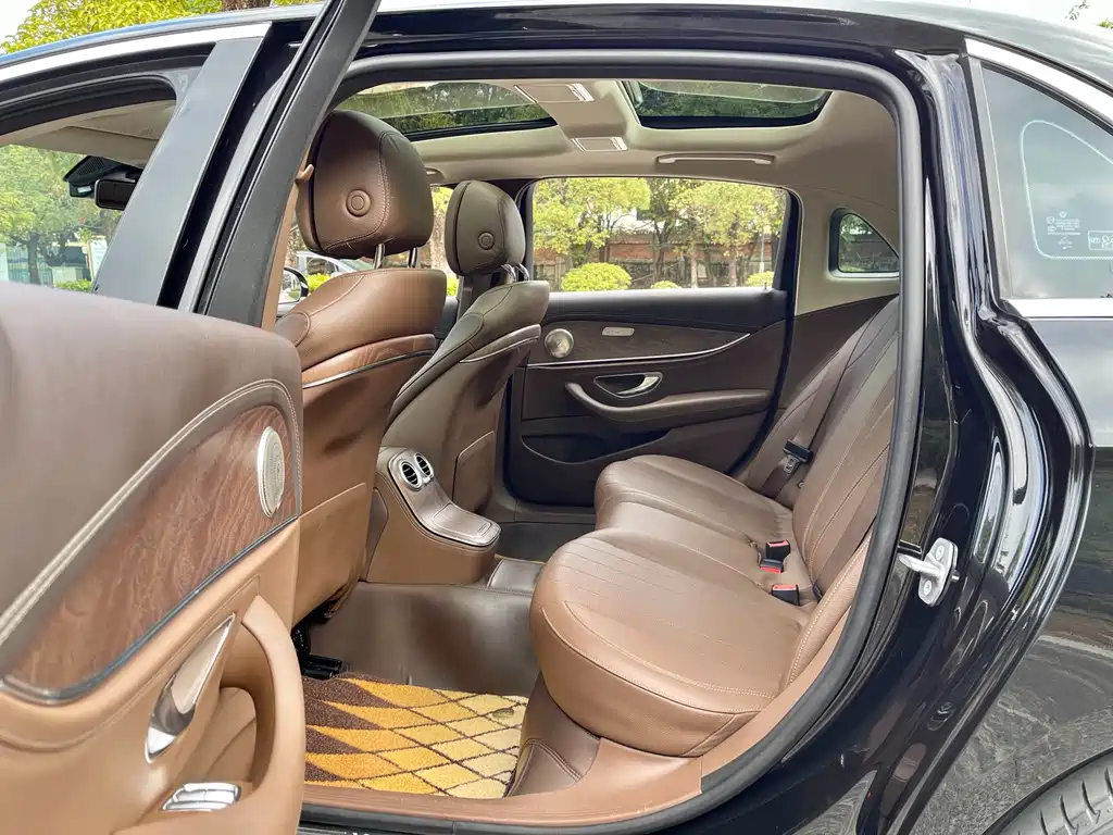 MERCEDES-BENZ E CLASS