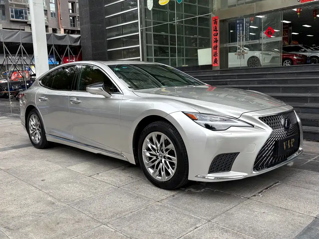 Lexus LS — миниатюра 3
