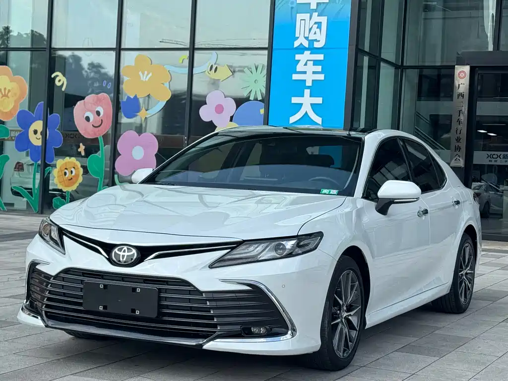 TOYOTA CAMRY