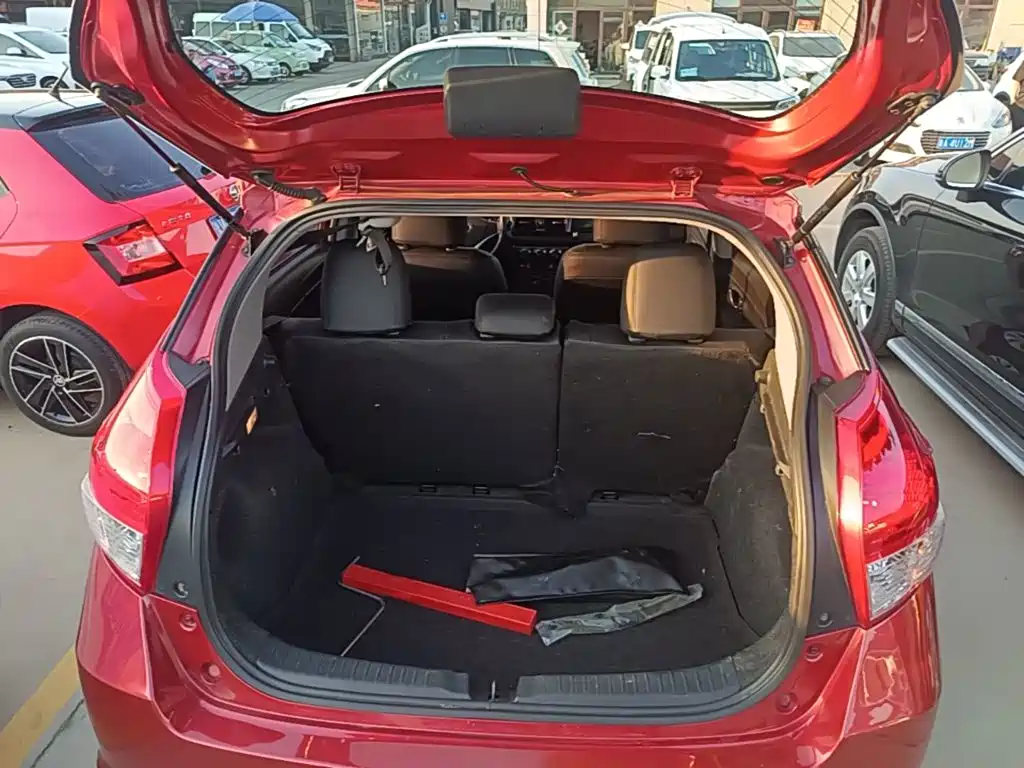 Toyota Yaris L — миниатюра 19