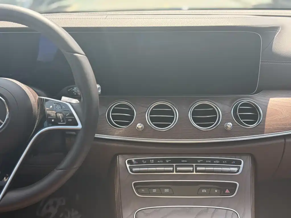 Mercedes-Benz E-Class E 2022 E 300 L Fashion
