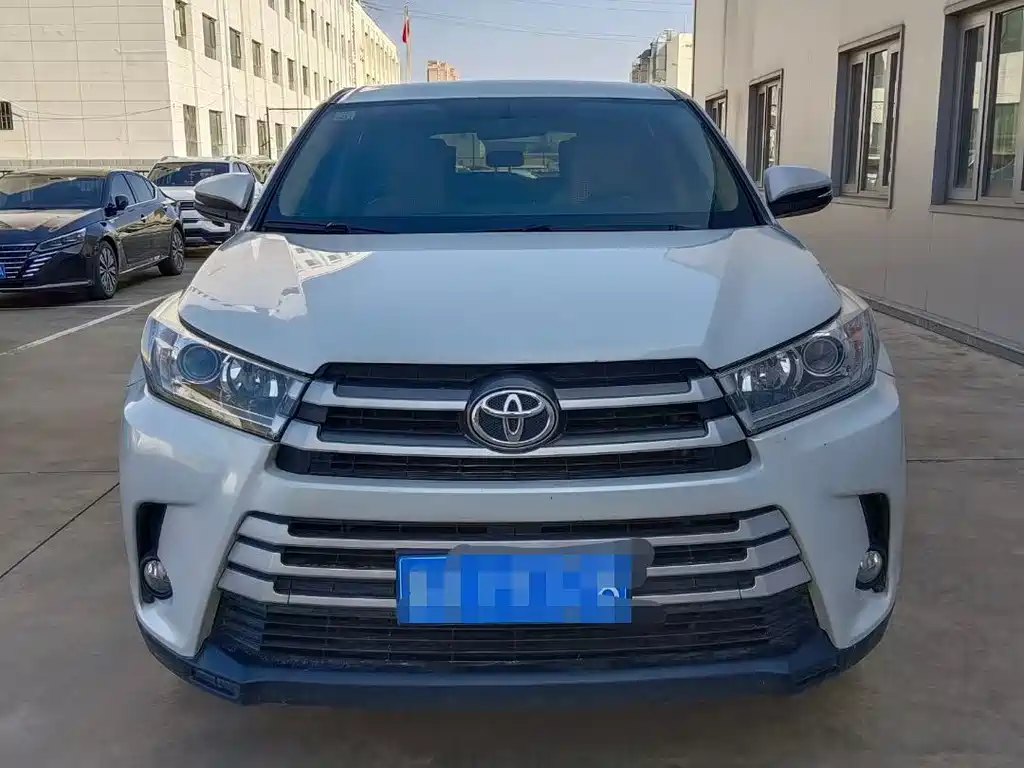 TOYOTA HIGHLANDER