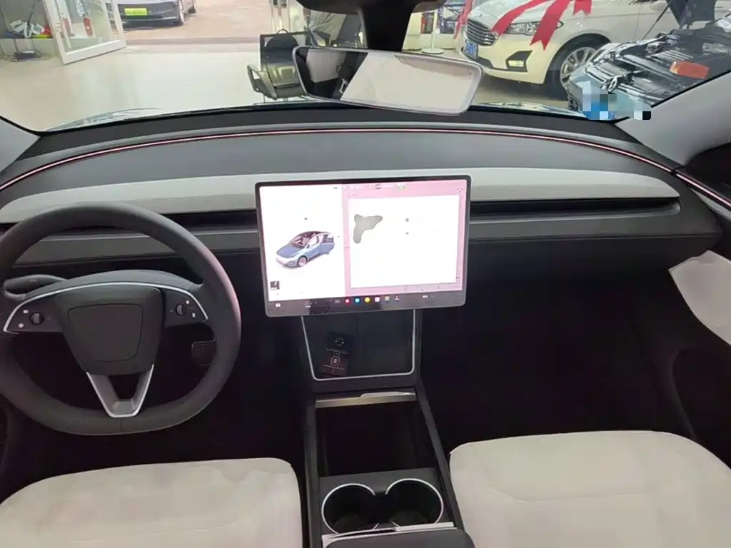 Tesla Model Y L — миниатюра 10