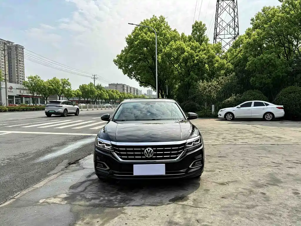 Volkswagen Passat 2019 330TSI Luxury VI