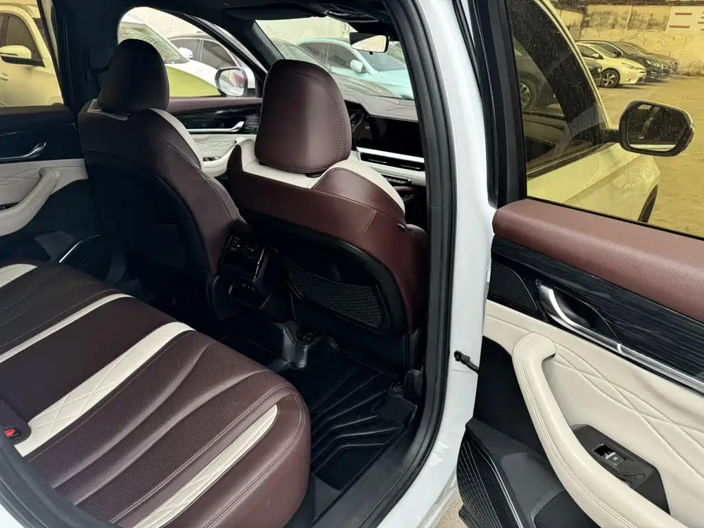 Geely Xingyue L — миниатюра 10