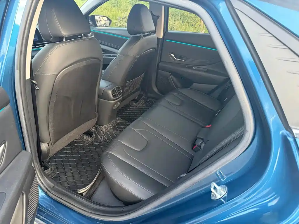 Hyundai Elantra — миниатюра 8