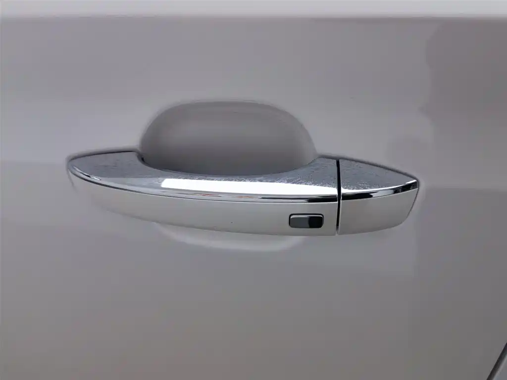 ROEWE RX5 NEW ENERGY