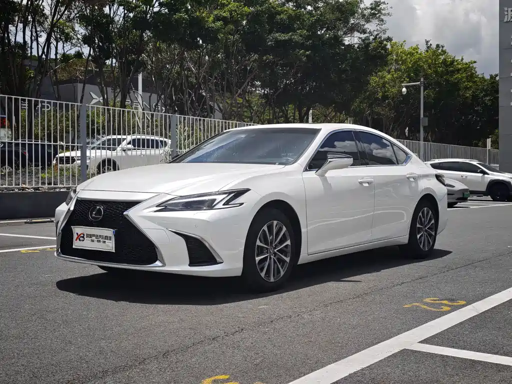 Lexus ES 2025 200 Premium