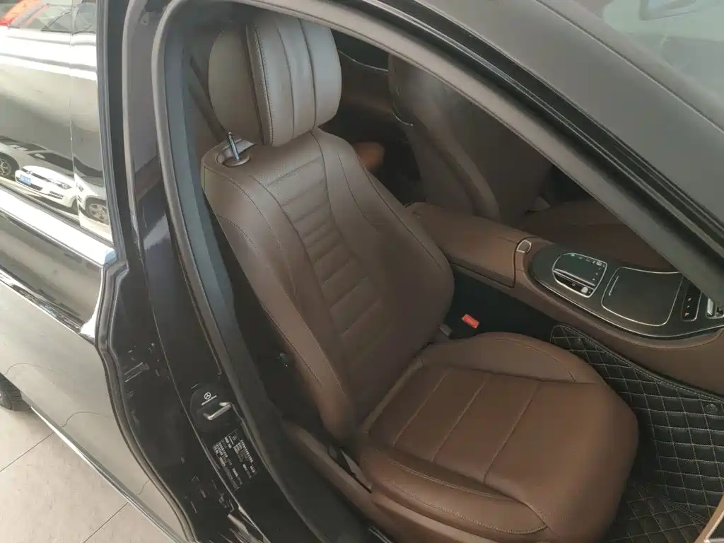 Mercedes-Benz E-Class — миниатюра 20