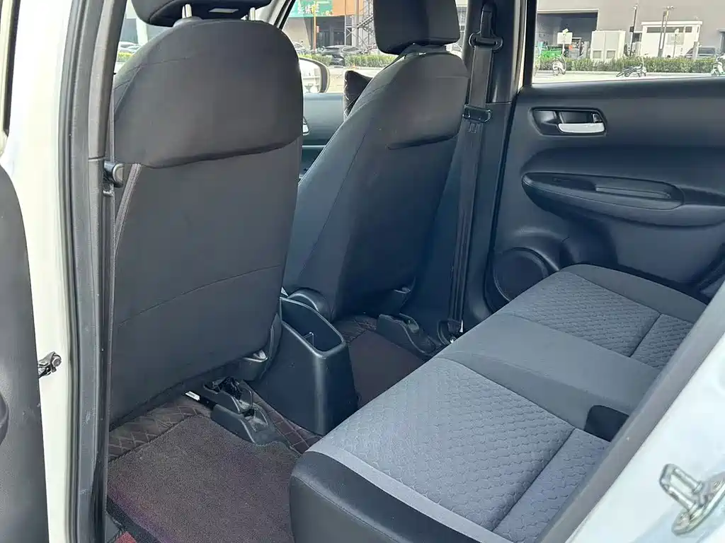 Honda Fit — миниатюра 8